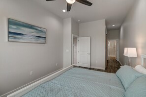 3 bedrooms, internet, bed sheets