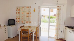 Dining - Studio apartment BOMB (Lido Marini)