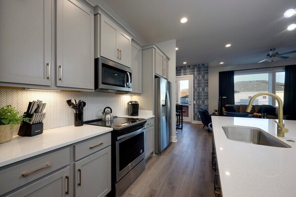 Fridge, microwave, oven, stovetop - 6 Mins to Broadway! Lux Design+Rooftop, Sleeps 12! (Nashville)