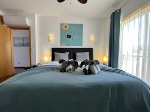 2 chambres, fer et planche à repasser, lit parapluie, Wi-Fi gratuit