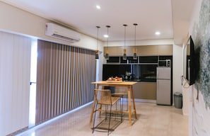 Studio | Private kitchen | Microwave, oven, stovetop, coffee/tea maker