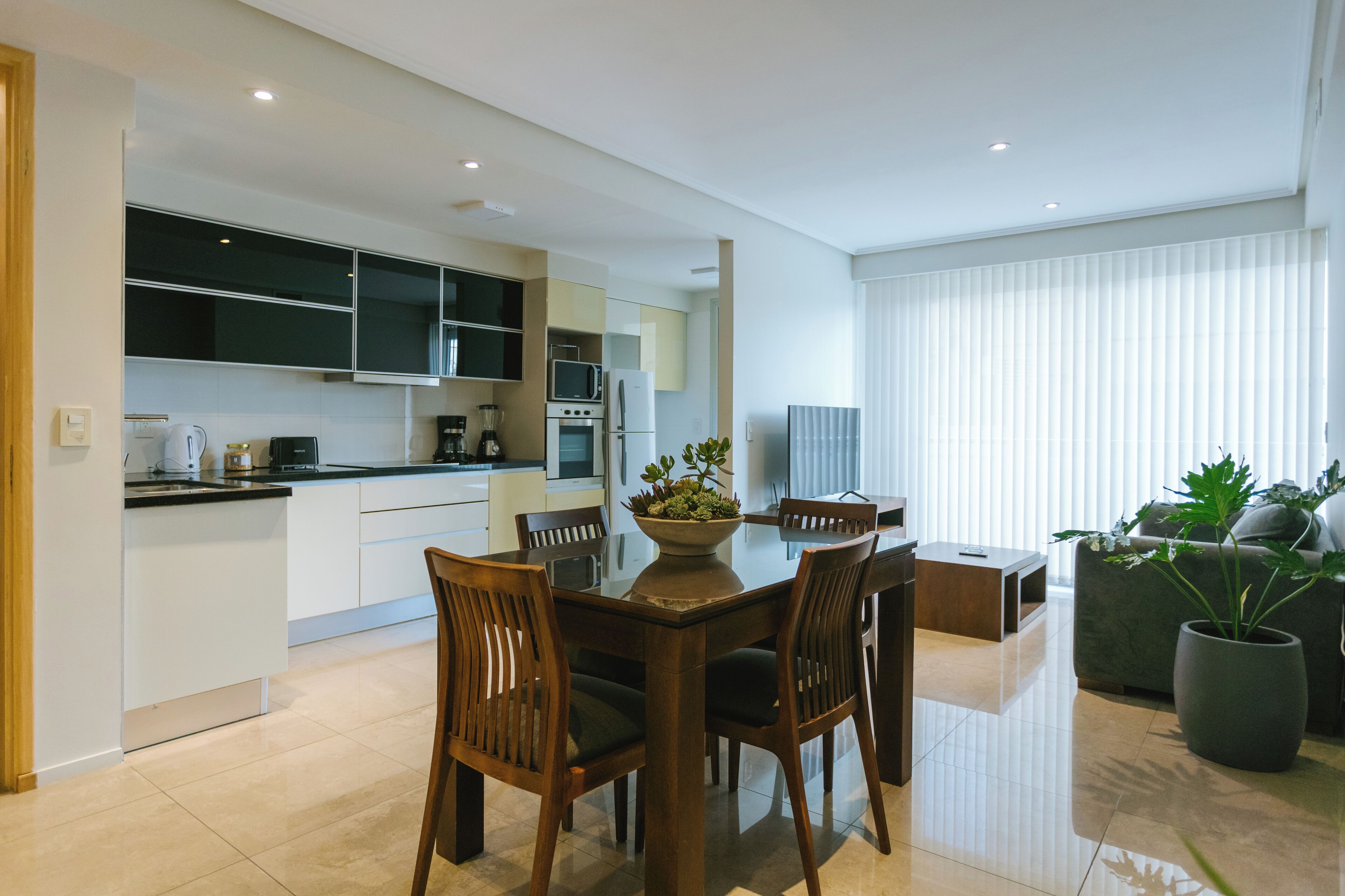 Microondas, horno, placa de cocina, cafetera/tetera