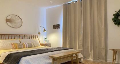 Relaxing 2 beds with 2 separate baths townhouse l Perfect for family or business