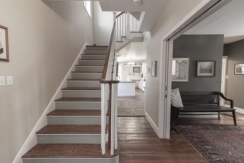 Light Horse Inn: Suite 2