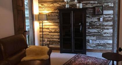 Light Horse Inn: Suite 7