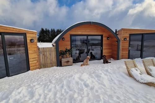 Luxury Cabin, Hot Tub (Knockan, Pet Friendly)