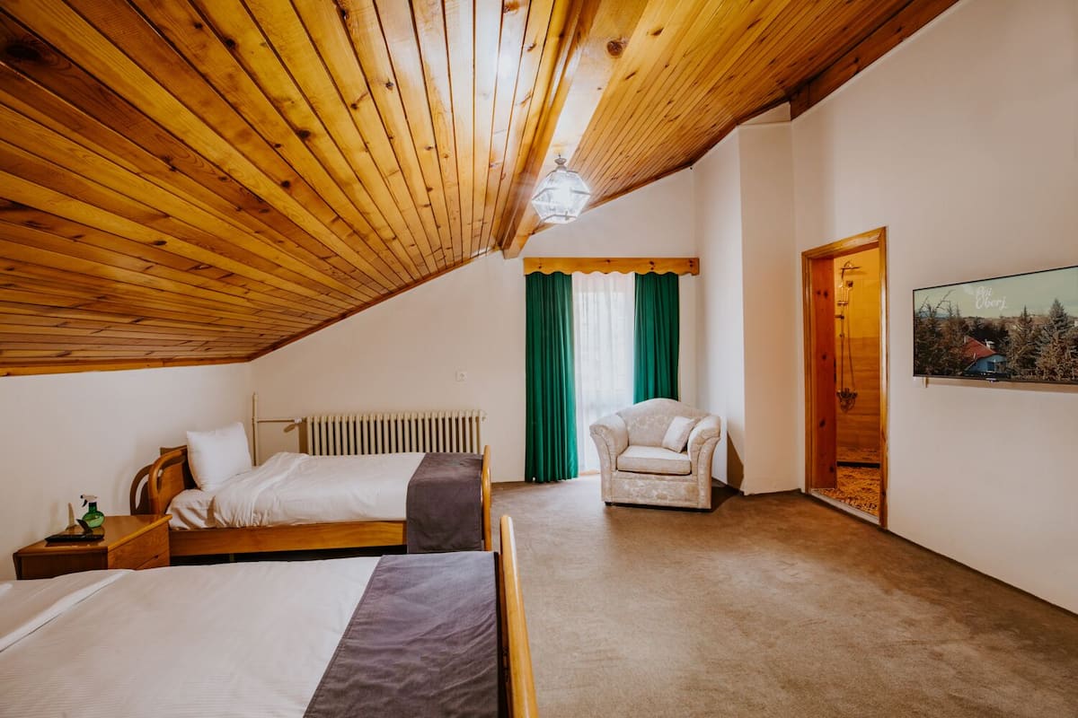 Comfort Room | Free WiFi