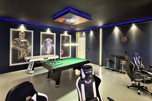 غرفة الألعاب