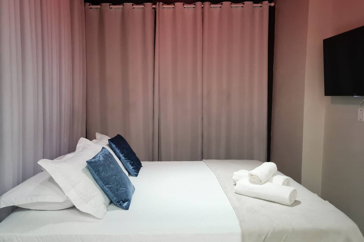 Hypo-allergenic bedding, minibar, free WiFi