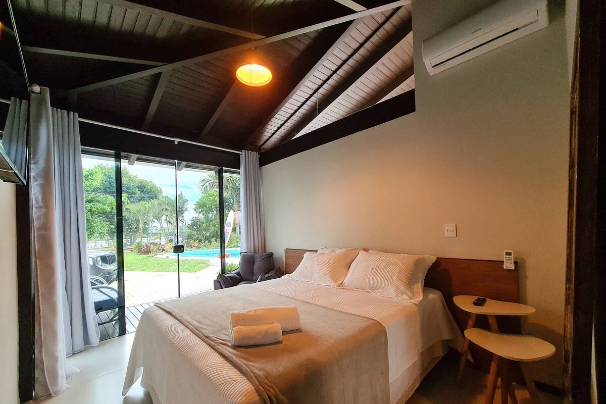 Habitación doble exclusiva, 1 cama Queen size, vista al río | Ropa de cama hipoalergénica, minibar y wifi gratis