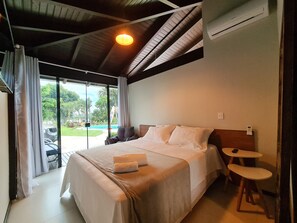 Hypo-allergenic bedding, minibar, free WiFi