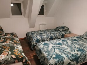 2 bedrooms, desk, iron/ironing board, free WiFi