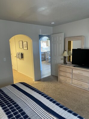 2 bedrooms, iron/ironing board, WiFi, bed sheets