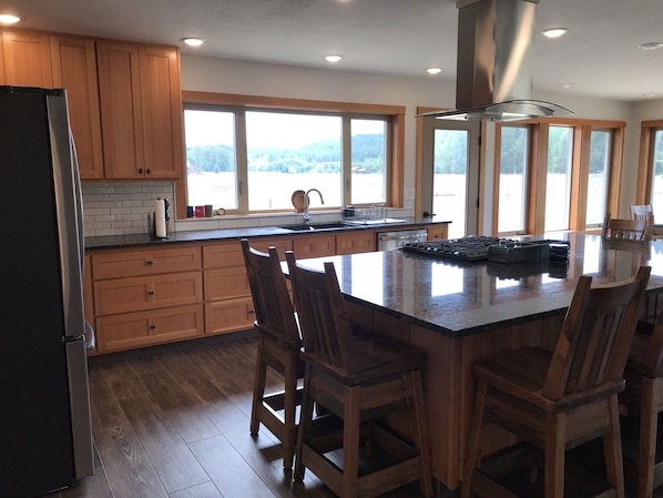 Fridge, microwave, oven, stovetop - Discover this Gorgeous Cottage Situated Along the Tobacco River! (Eureka)