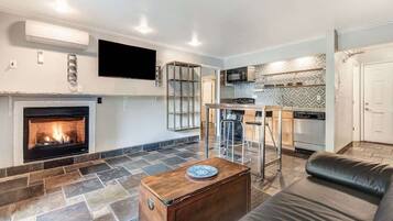 TV, fireplace, offices