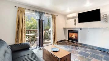 TV, fireplace, offices