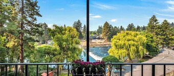 Condo near Downtown Bend - Top-floor with Riverview!