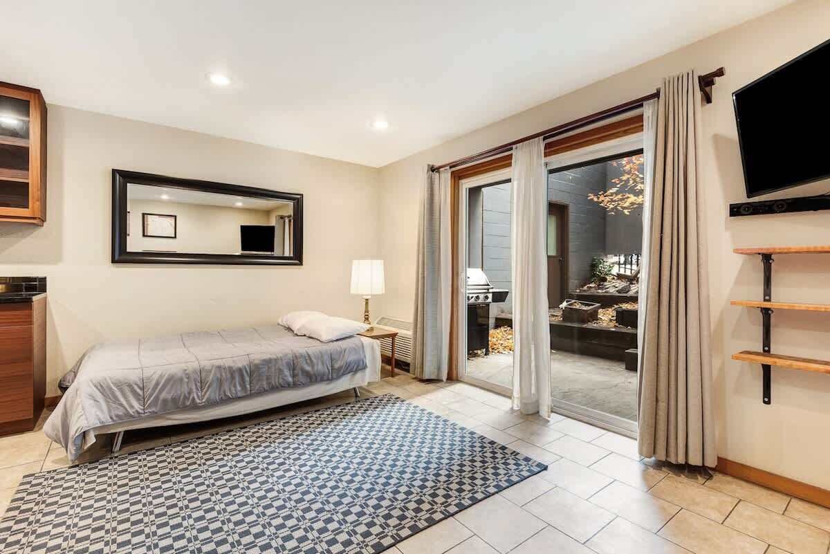 1 bedroom, iron/ironing board, free WiFi, bed sheets