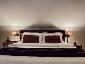 4 bedrooms, free WiFi, bed sheets