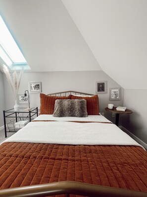 4 soverom, wi-fi (inkludert) og sengetøy