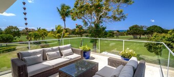 วิลล่าส่วนตัวพร้อมสระว่ายน้ำและรถกอล์ฟ