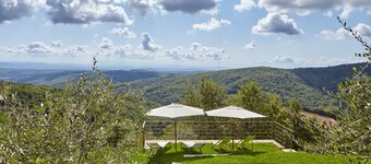 LA RONDINAIA. CHARMING HOUSE WITH GARDEN AND POOL. AMAZING VIEW