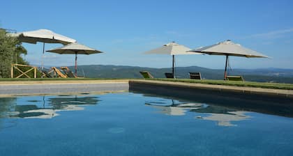 LA RONDINAIA. CHARMING HOUSE WITH GARDEN AND POOL. AMAZING VIEW