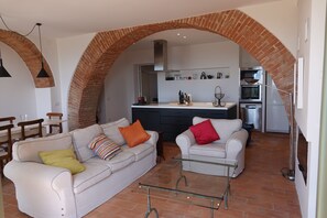 Smart-TV, Kamin, Netflix, Streaming-Dienste