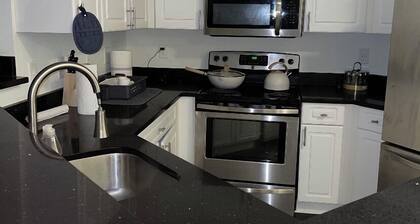 Spacious Modern Apartment, 25MIN NYC!