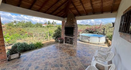Descanso y Tiempo en Familia - Mesa de los Santos -