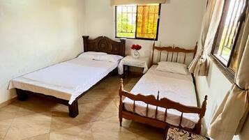 3 多间卧室、免费 WiFi、床单