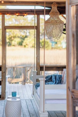 Couples Retreat / FREE Golf Cart, Bikes & Kayaks / PRIVATE Dock on a Tidal Creek