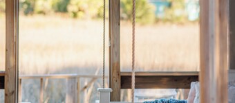 Couples Retreat / FREE Golf Cart, Bikes & Kayaks / PRIVATE Dock on a Tidal Creek