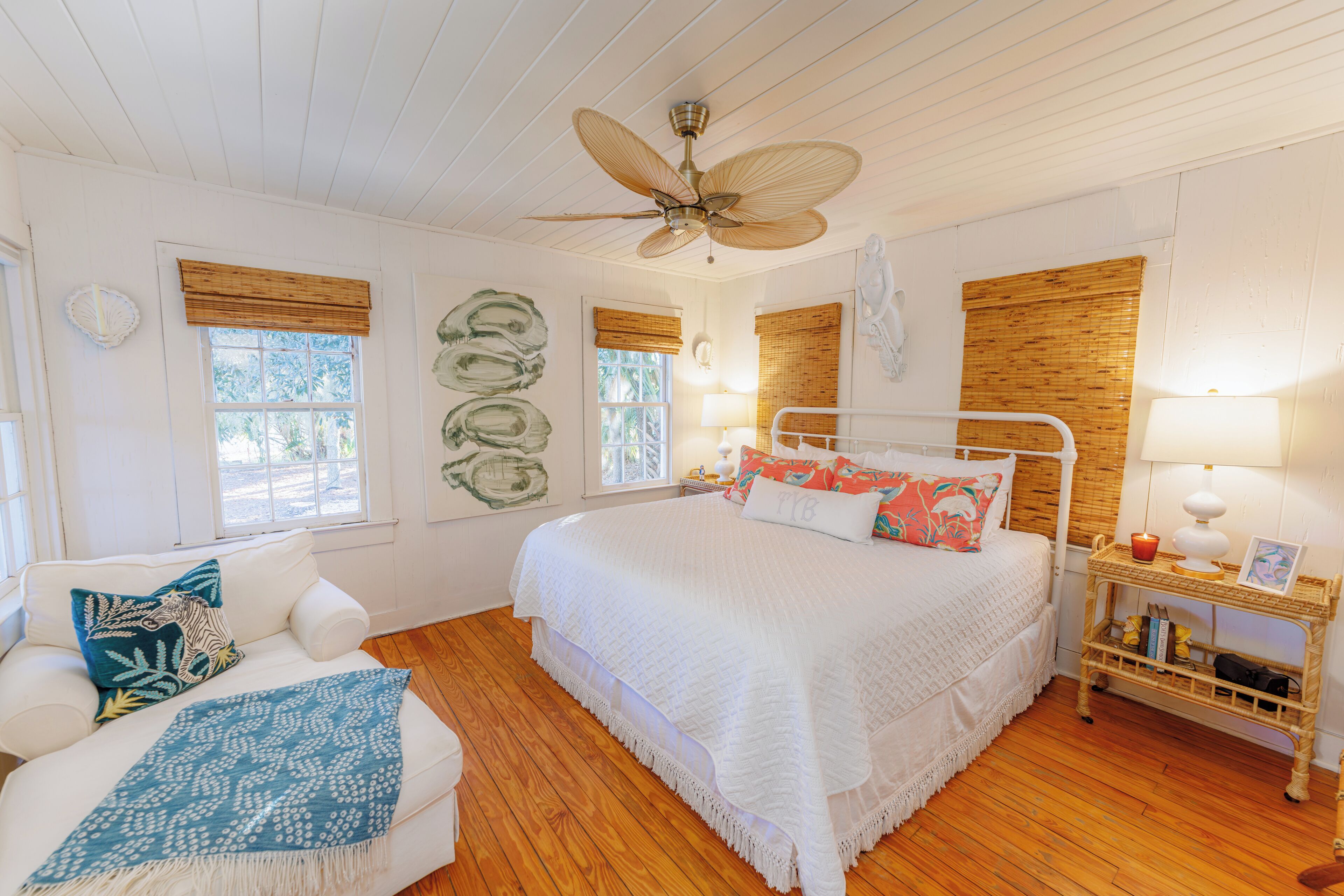 1 soveværelse, skrivebord, strygejern/strygebræt, weekendseng