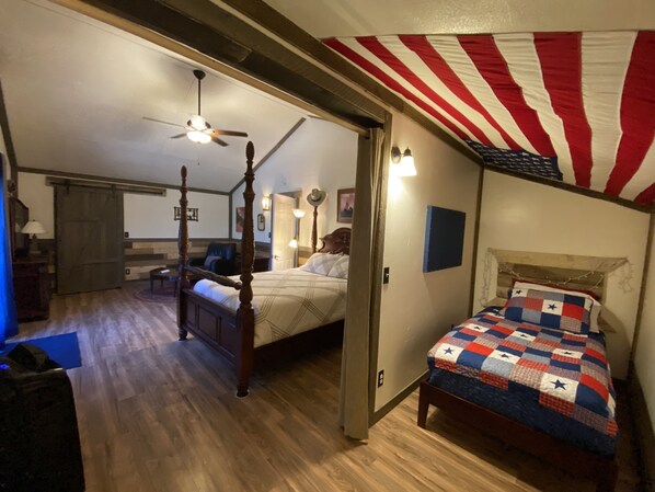 2 habitaciones, escritorio, tabla de planchar con plancha y wifi gratis 