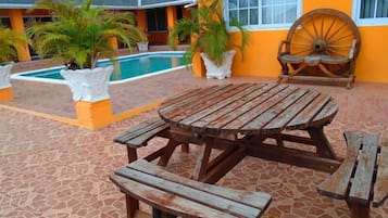 Kolam renang outdoor