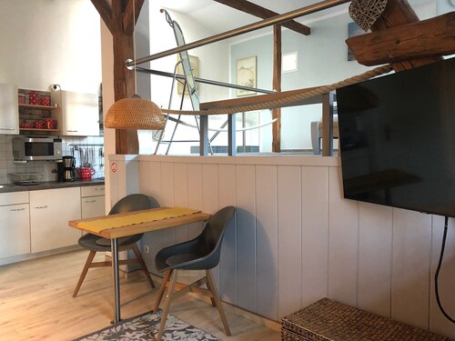 Beach near apartment in the old town center 400m to the pier