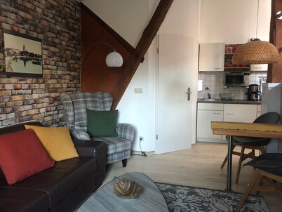 Beach near apartment in the old town center 400m to the pier