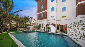 Outdoor pool, a heated pool