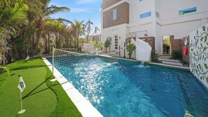 Outdoor pool, a heated pool - Pool Volleyball/Gulf Views/Steps to Beach/Rooftop (Siesta Key)