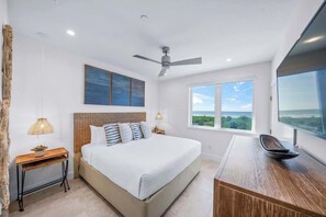 6 bedrooms, desk, iron/ironing board, free WiFi