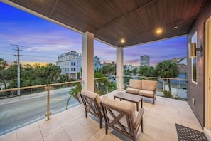 Terrace/patio - Steps to Beach/Gulf Views/Pool Volleyball/Slide (Siesta Key)