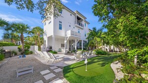 Exterior - Steps to Beach/Pool w/Slide and Chipping Green (Sarasota)