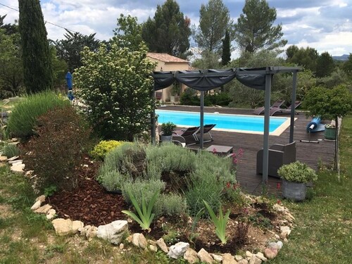 Barjac Villa Pastis - Gîte with swimming pool and view of the Cévennes mountains