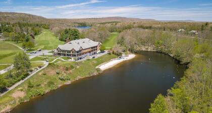 Peoples favorite! Come ski the Poconos, & enjoy the Winter wonderland!-Sleeps 13