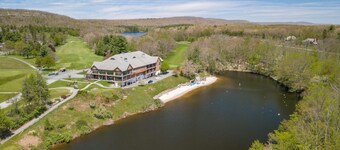 Peoples favorite! Come ski the Poconos, & enjoy the Winter wonderland!-Sleeps 13