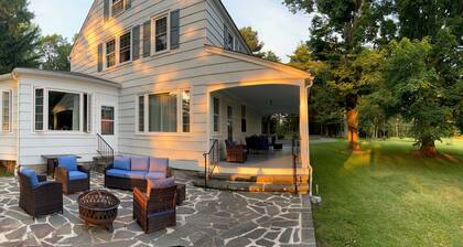 Peoples favorite! Perfect for golf or family outings, Mountain sunsets-Sleeps 13