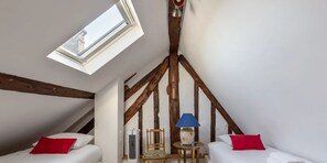 2 bedrooms, travel crib, WiFi, bed sheets