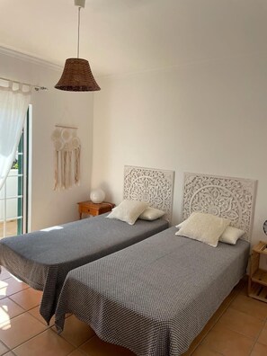 3 bedrooms, iron/ironing board, free WiFi