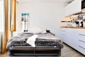 Free WiFi, bed sheets